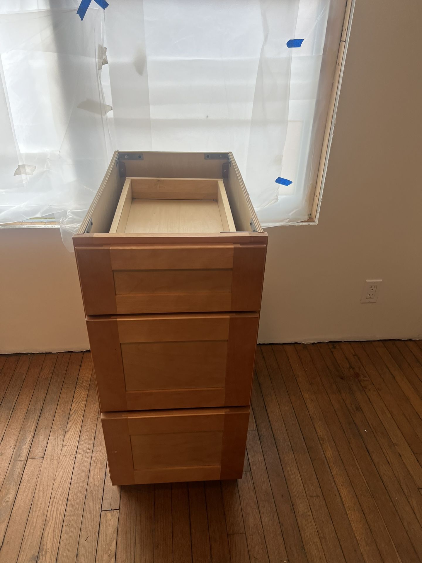 Kitchen Cabinet New 23 ¾”L x 15”W x 34”H