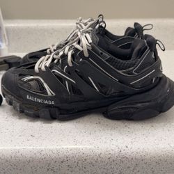 Balenciaga Track Sneakers Black n white 