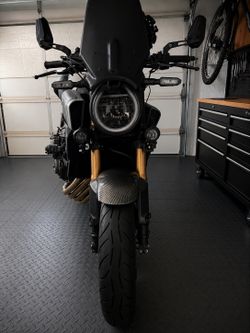 2025 Honda CB650R  Tons of performance upgrades below blue book!