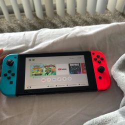 Nintendo Switch 