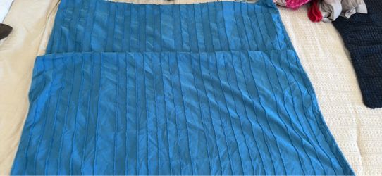 Blue duvet / shams