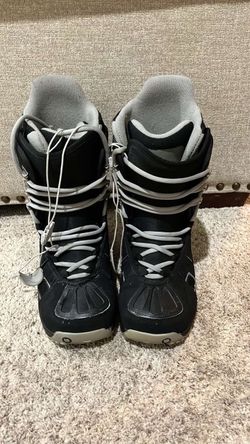 Burton Men’s Snowboarding Boots Size 9.5