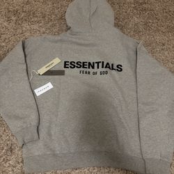 Essential hoodie Size M - HMU FOR BULK I CNA DO DEALS