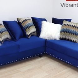 Sectional With Pillows /// Financing Available 