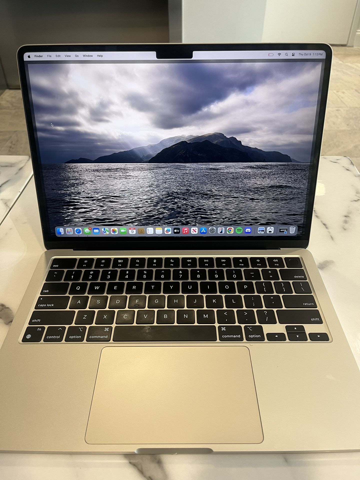 Apple MacBook Air M2 13” (Gray)
