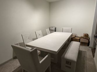 🏡 Luxury 8-Piece Dining Set – Like New