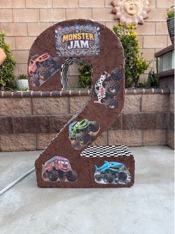 Monster jam piñata