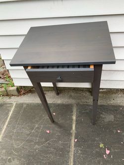 Cute Side Table in Long Island great neck