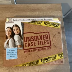 Unsolved Mystery Game! Avery & Zoey Gardner 