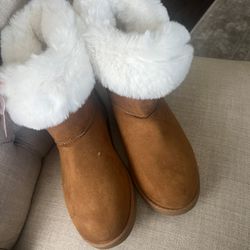 Juicy Couture Winter Boots 