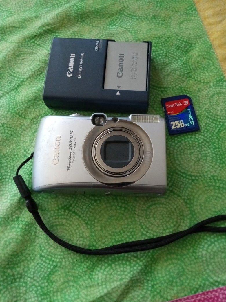 CANON POWERSHOT SD890 IS DIGITAL ELPH CAMERA 5X OPTICAL ZOOM 10.0 MPX + SD CARD TESTED WORK