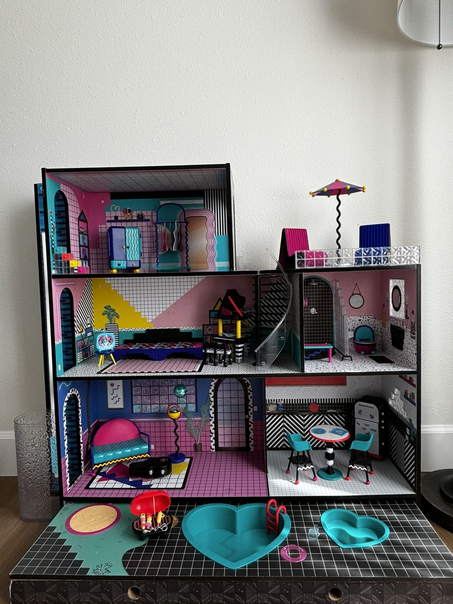 $150 LOL Doll House All items are included
