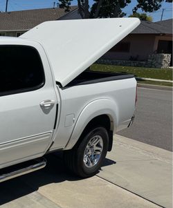 2004 2005 2006 Toyota Tundra Double Cab used truck tonneau cover Lid Gaylord X-2000
