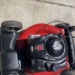 Troy Bilt lawnmower 22 inch cut self-propelled new carburetor cables and blade ready to go no issues