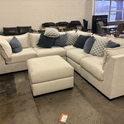 Sectional W/ottoman