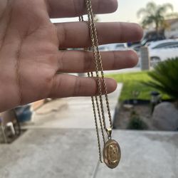 Gold Virgin Marry/ Rope Chain