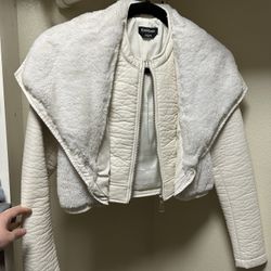 Bebe Cropped Faux Fur Jacket. XS