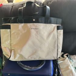 Jan-Brett-Canvas-Tote-Bag-with-Red-Handles