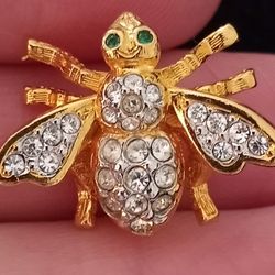JOAN RIVERS GOLD PLATED SWAROVSKI CRYSTALS BEE PIN