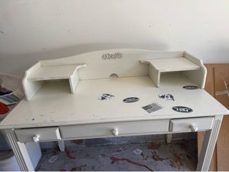 Girls desk