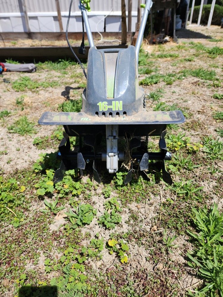 Earthwise TC70016 16Inch 13.5Amp Corded Electric Tiller/Cultivator