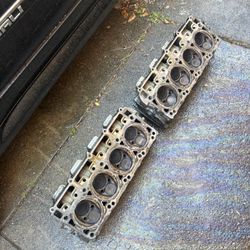 5.7l V8 Hemi Cylinder Heads