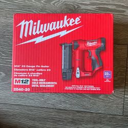 M12 23 Gauge Pun Nailer 