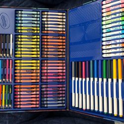 Crayola Crayon And Market Set 