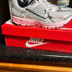 W Nike Zoom Vomero 5 