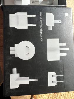 World Travel Adapter Kit 🍎