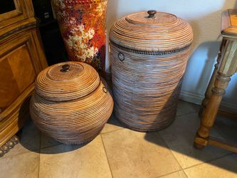 2 beautiful Boho floor baskets