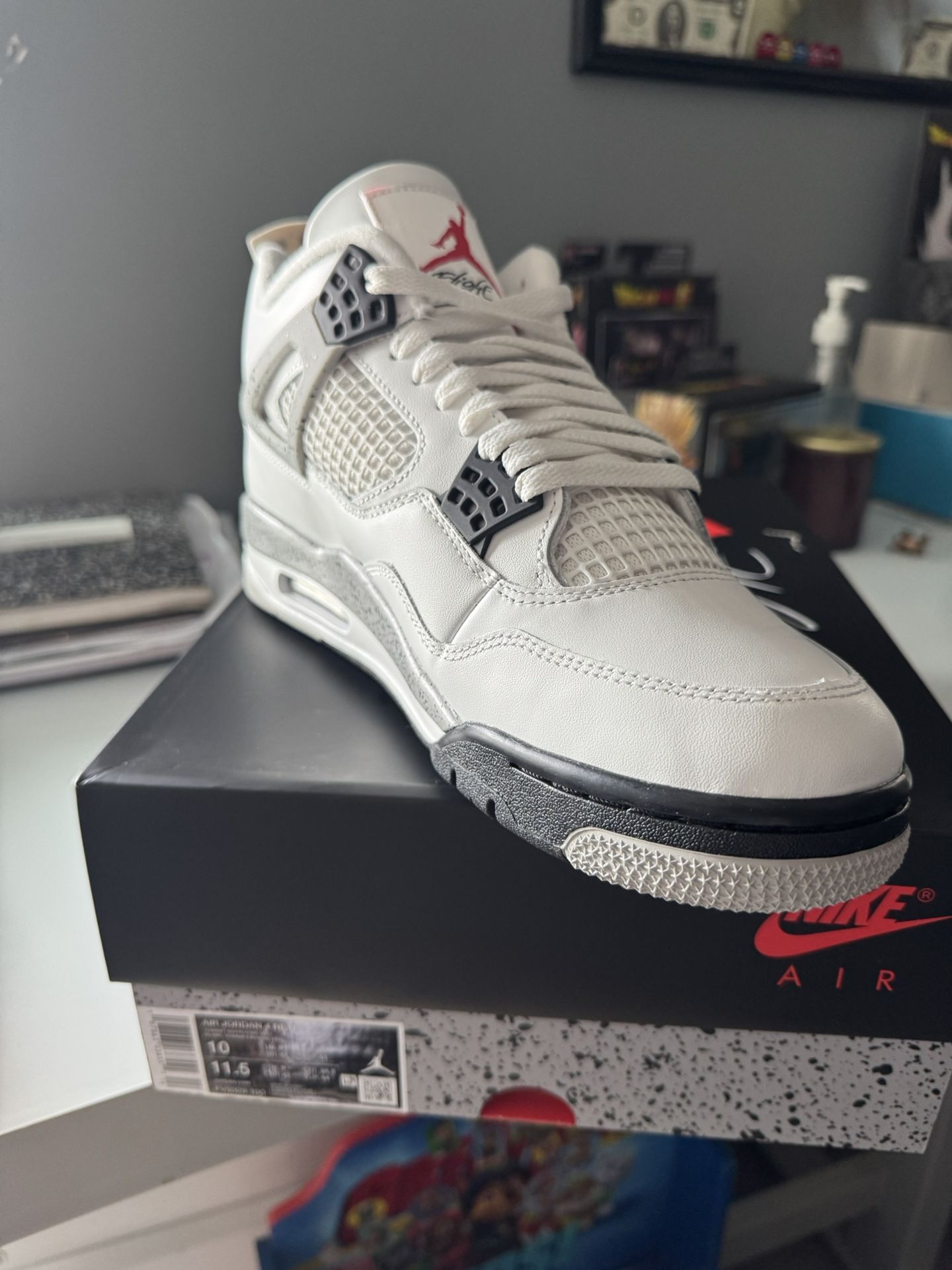 Jordan 4 White Cement Size 10 (authentic)