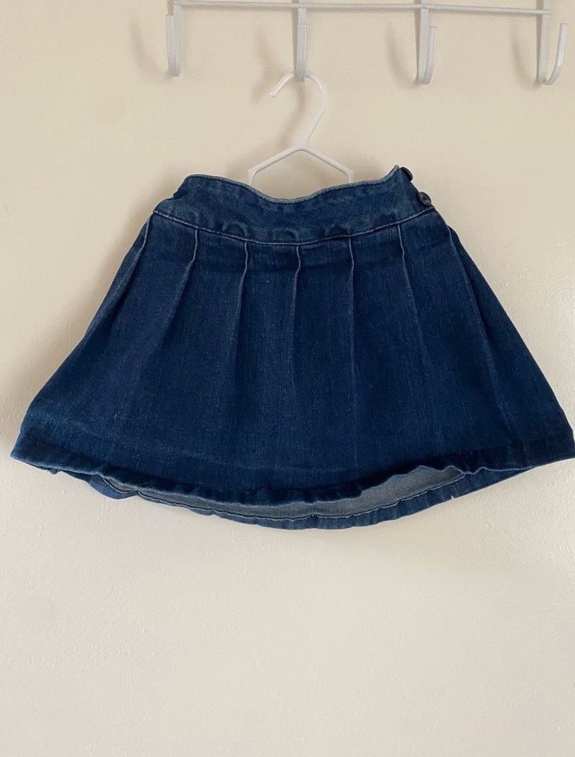 Garanimals - Size 5 Girls Jean Pleaded Skirt / Skort- Pre-owned - Good Condition - Great Fabric