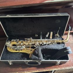 Bundy 2 Selmer Saxophone 