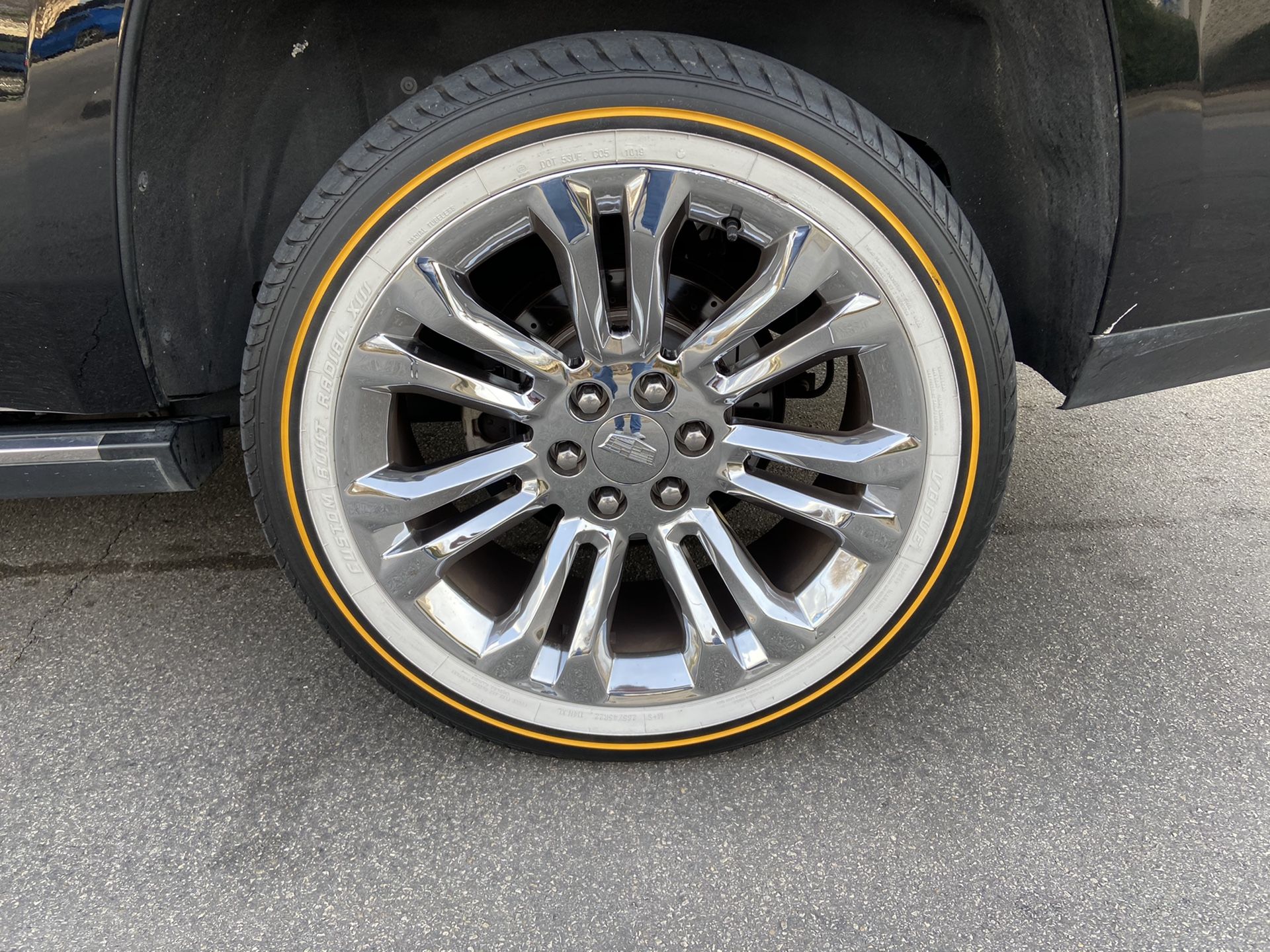 22 inch factory Cadillac rims vogue tires 285/40/22