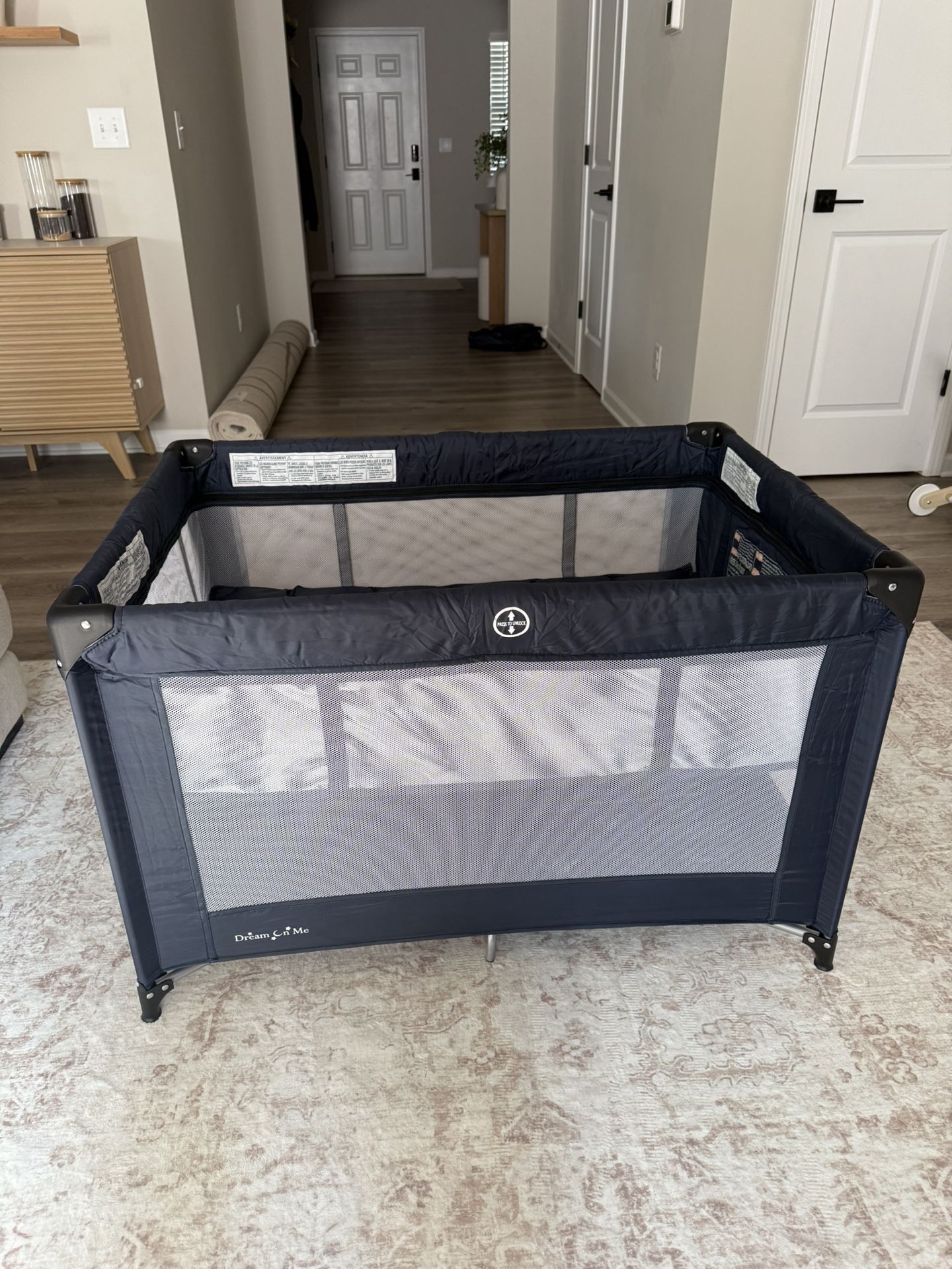 Portable Playard with Bassinet