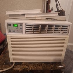 Aire de ventana Grande  12 Btu Muy Bueno