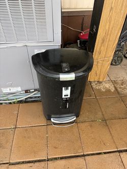 Trash can