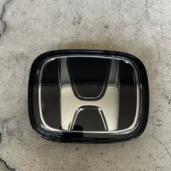 2021-2024 Onda Odyssey Front Radar Emblem  Genuine