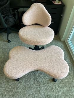 Light Pink Ergonomic Desk Chair
