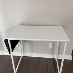 Only 15$ White Desk Come Get Now 