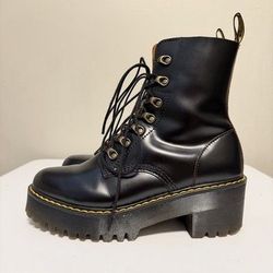 🖤 Dr. Martens Leona Boots – Women’s Size 9 🖤