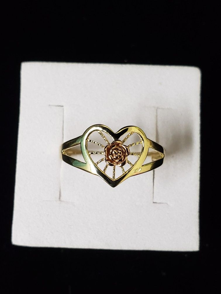 14kt Gold Heart Shape Ring