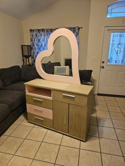 Dresser (Eastside)