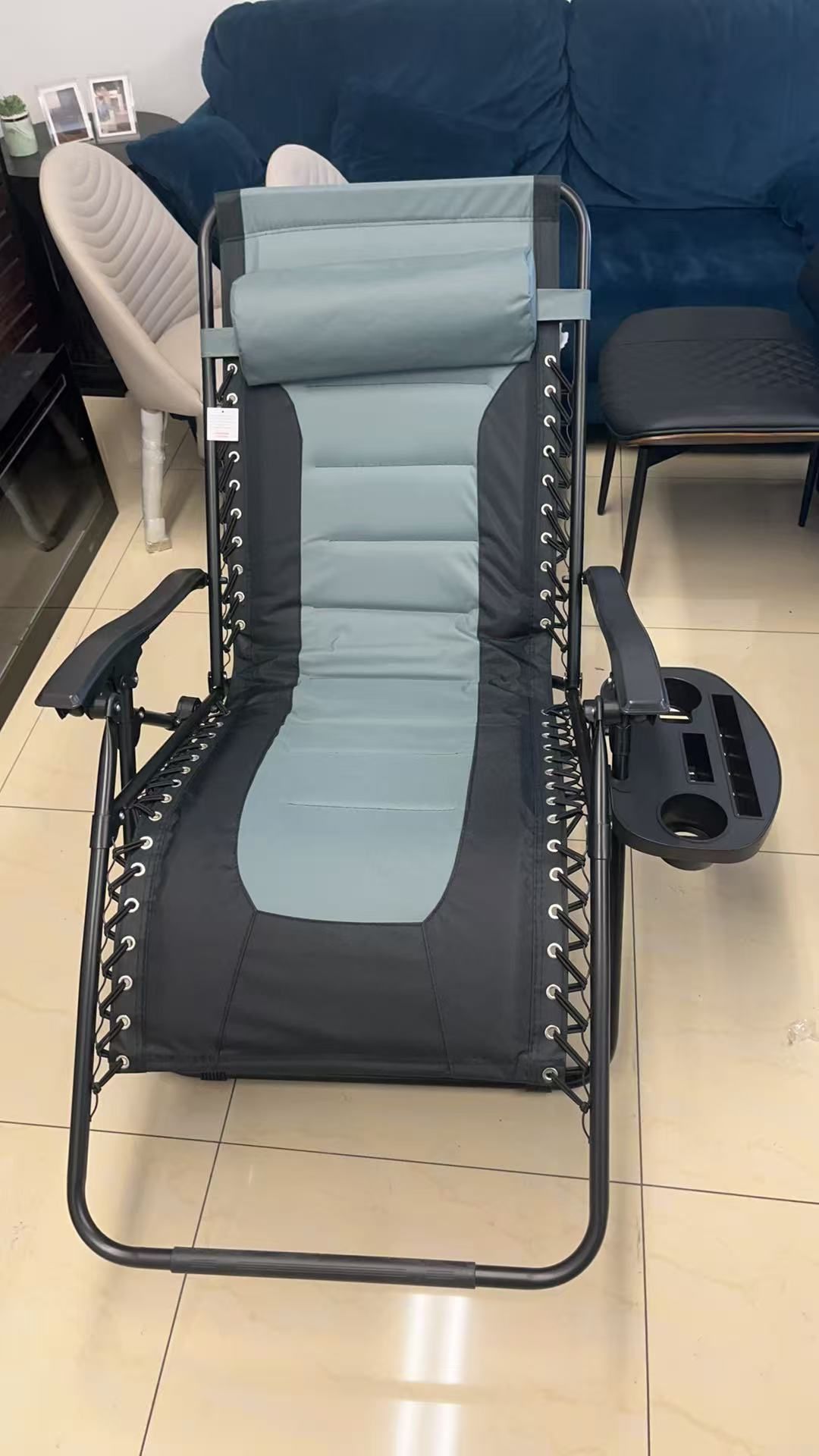 Black Foldable Metal Frame Padded Outdoor Cloth Gravity Chairs with Foot Cover and Big Cupholder in Grey