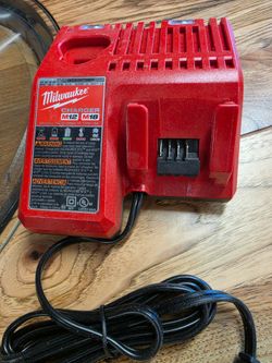 Milwaukee m12/m18 charger