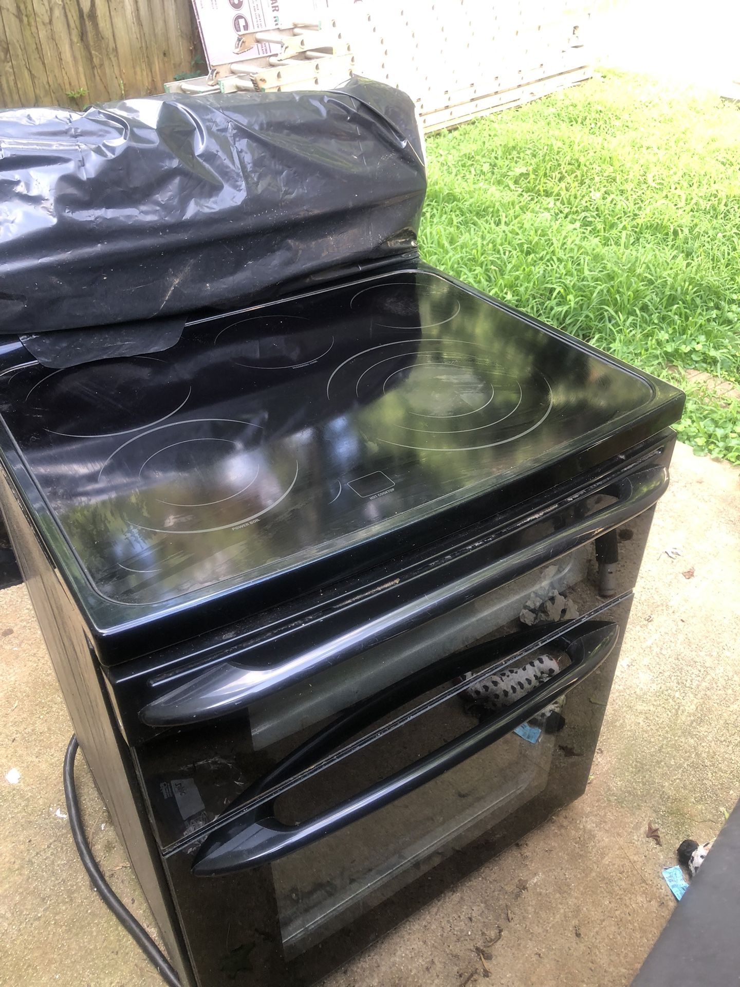 GE Profileâ„¢ 30" Free-Standing Double Oven Range Model #:PB978DTBB