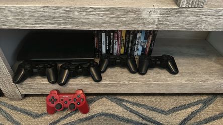 PS3 Slim, 5 Controllers, 16 Games
