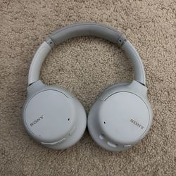 Sony Noise Canceling Headphones WHCH710N