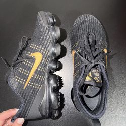 Nike Vapor Max Black and Gold Knit Air Sneakers